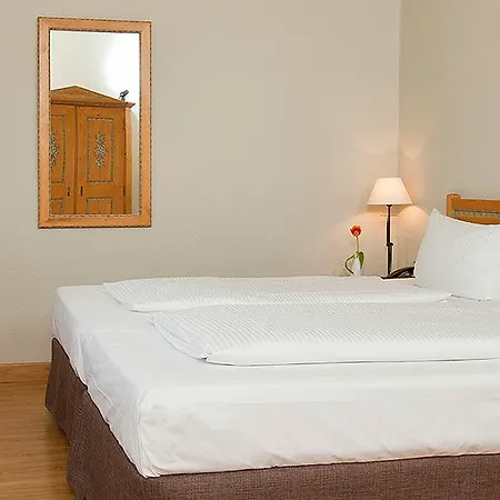 يوروستارز بارك ماكسيميليان فندق 4*